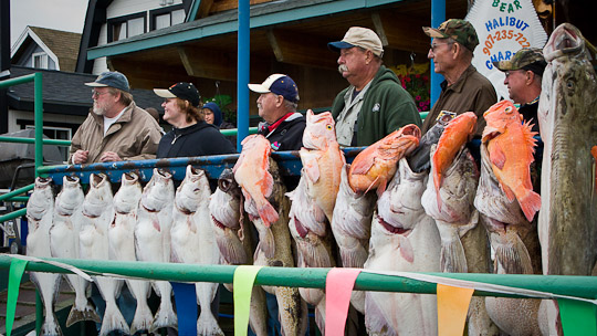 Homer Spit - Stolz präsentieren Angler ihren wertvollen Fang.